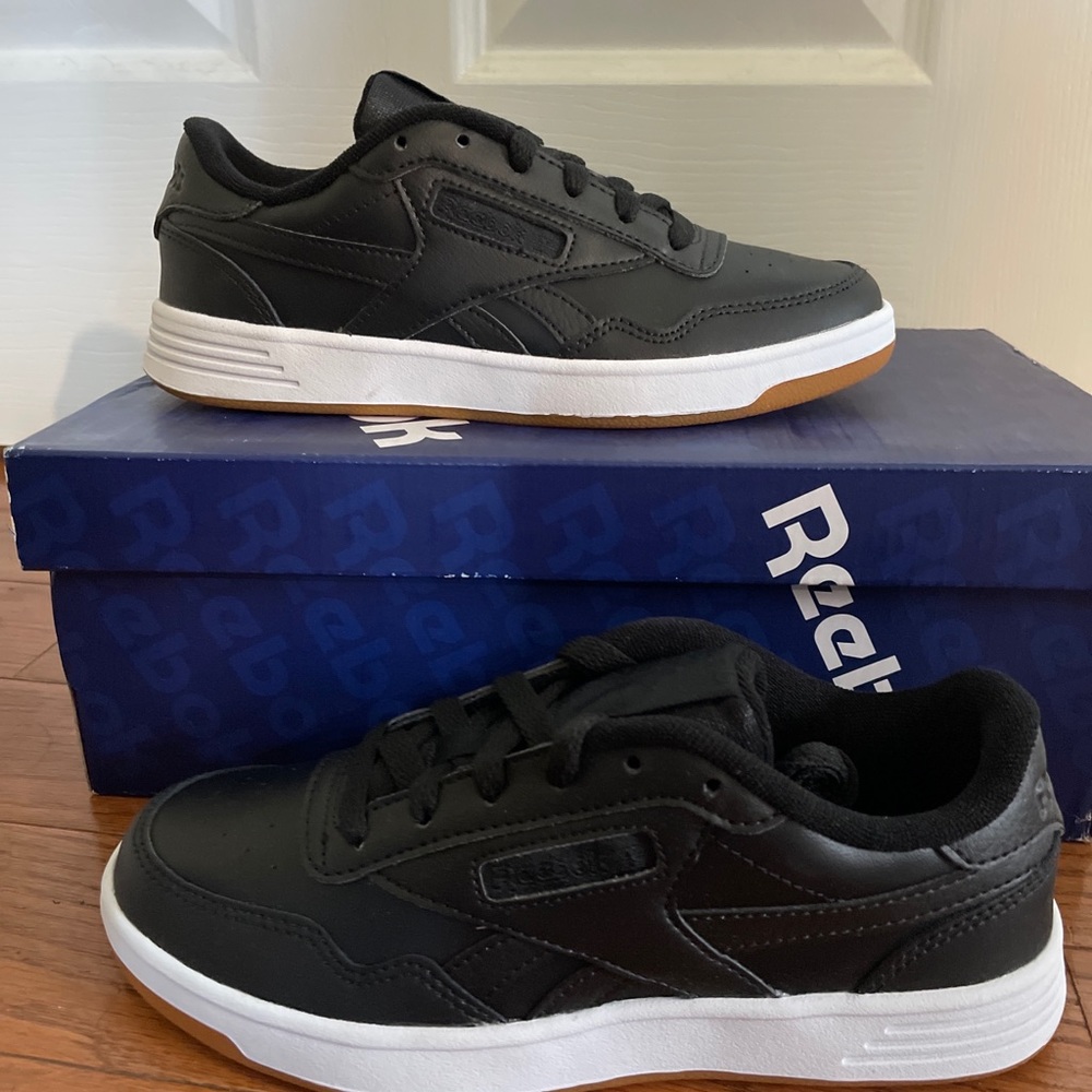 Reebok Women's Club MEMT Sneaker, Black/Black, 5
